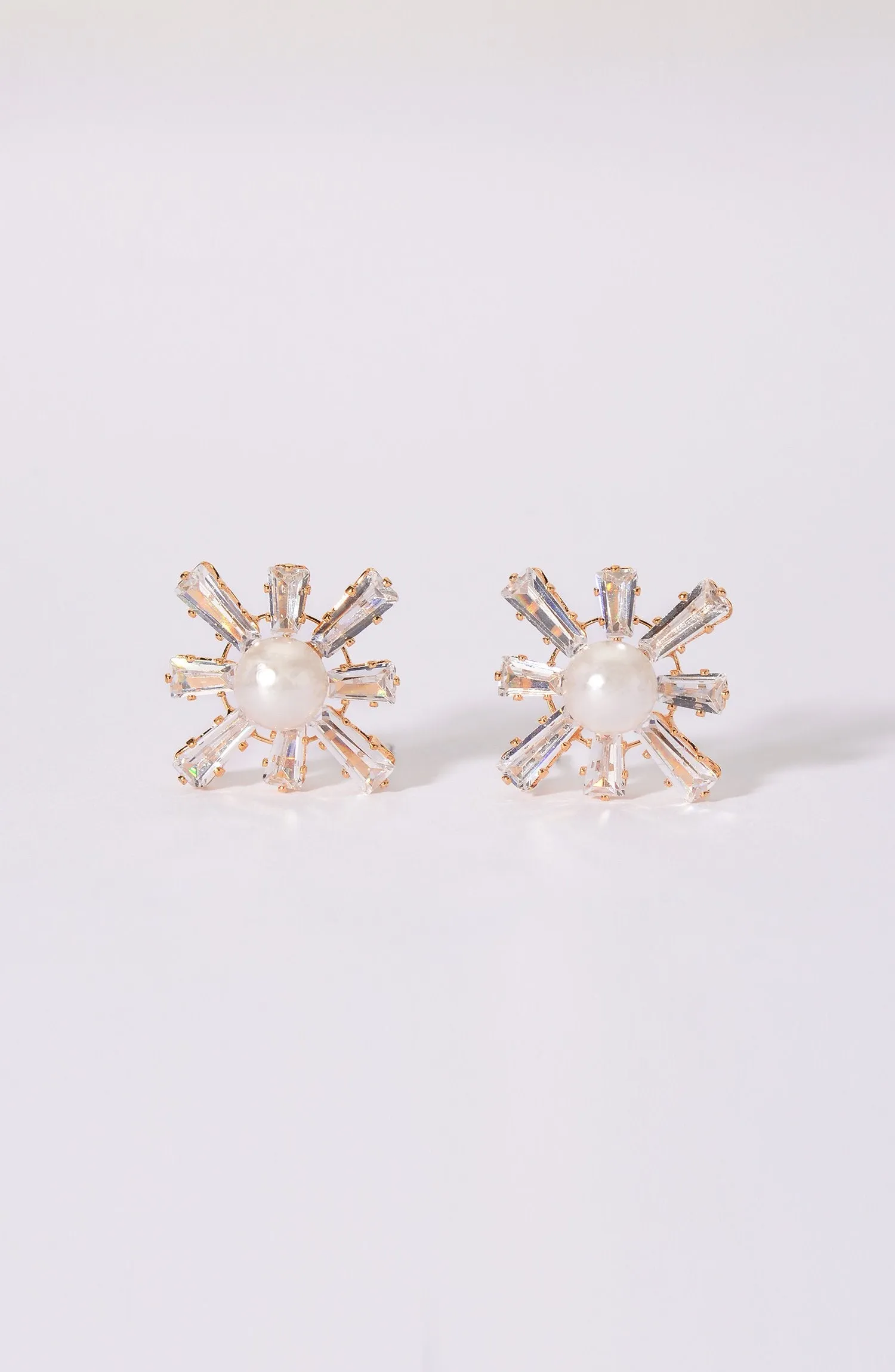 Stud Earring (OTJ-974 GOLD)